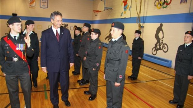 Le maire de Chambly encourage les cadets