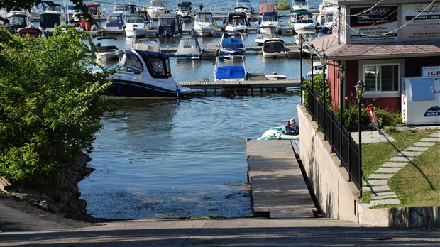 Pas de descente publique de bateaux