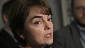 Guerre tarifaire: la ministre Fréchette prudente sur une riposte d’Hydro-Québec